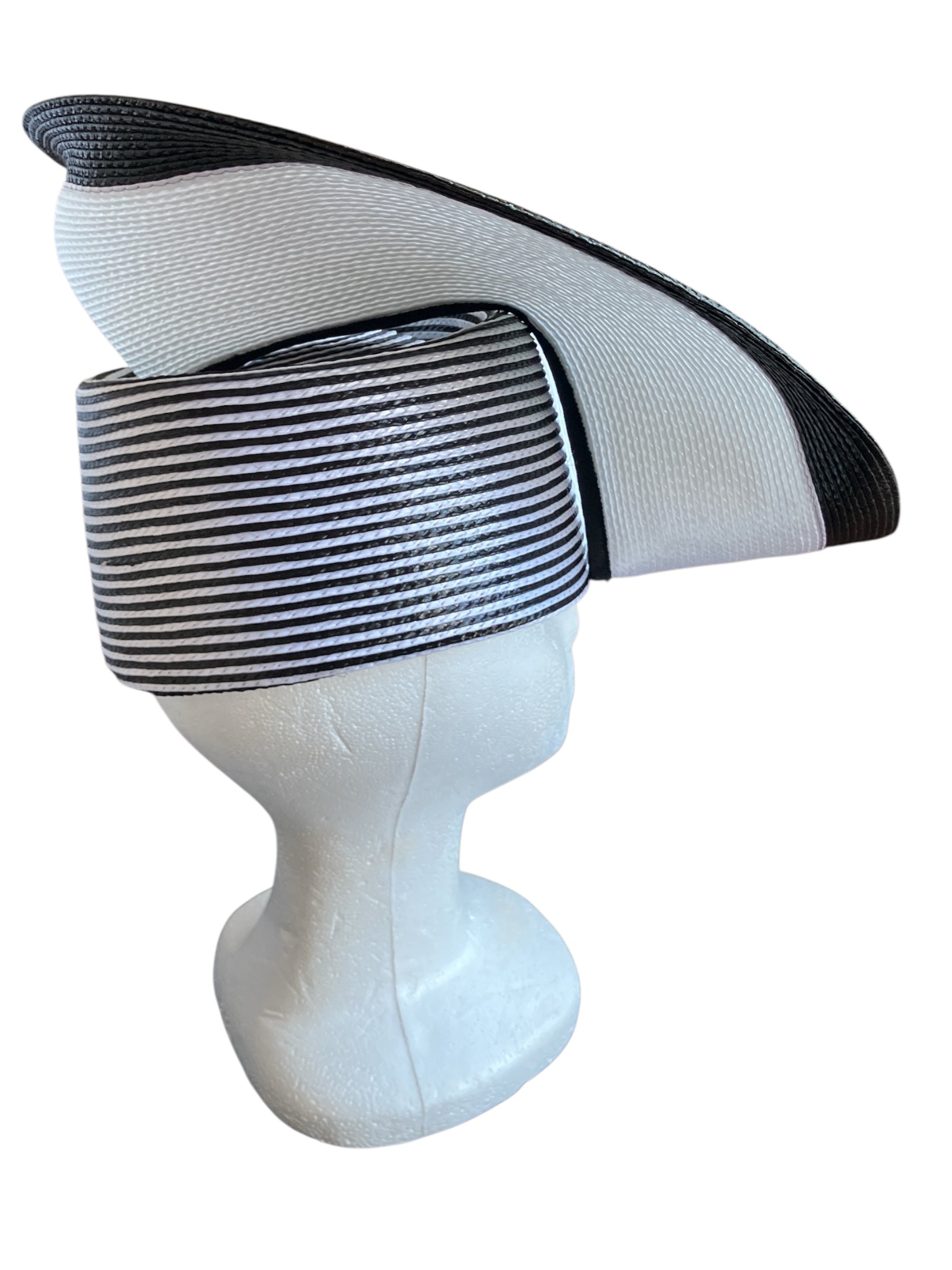 Vintage 1980s Black&White Straw Asymmetrical Brim Hat