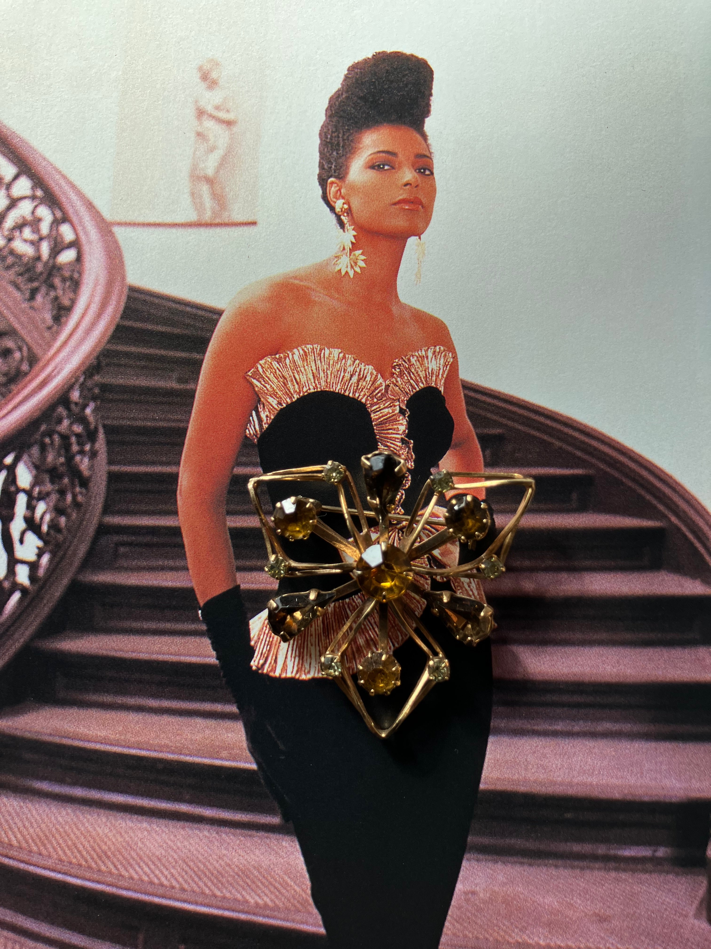 Vintage Brown Rhinestone Brooche