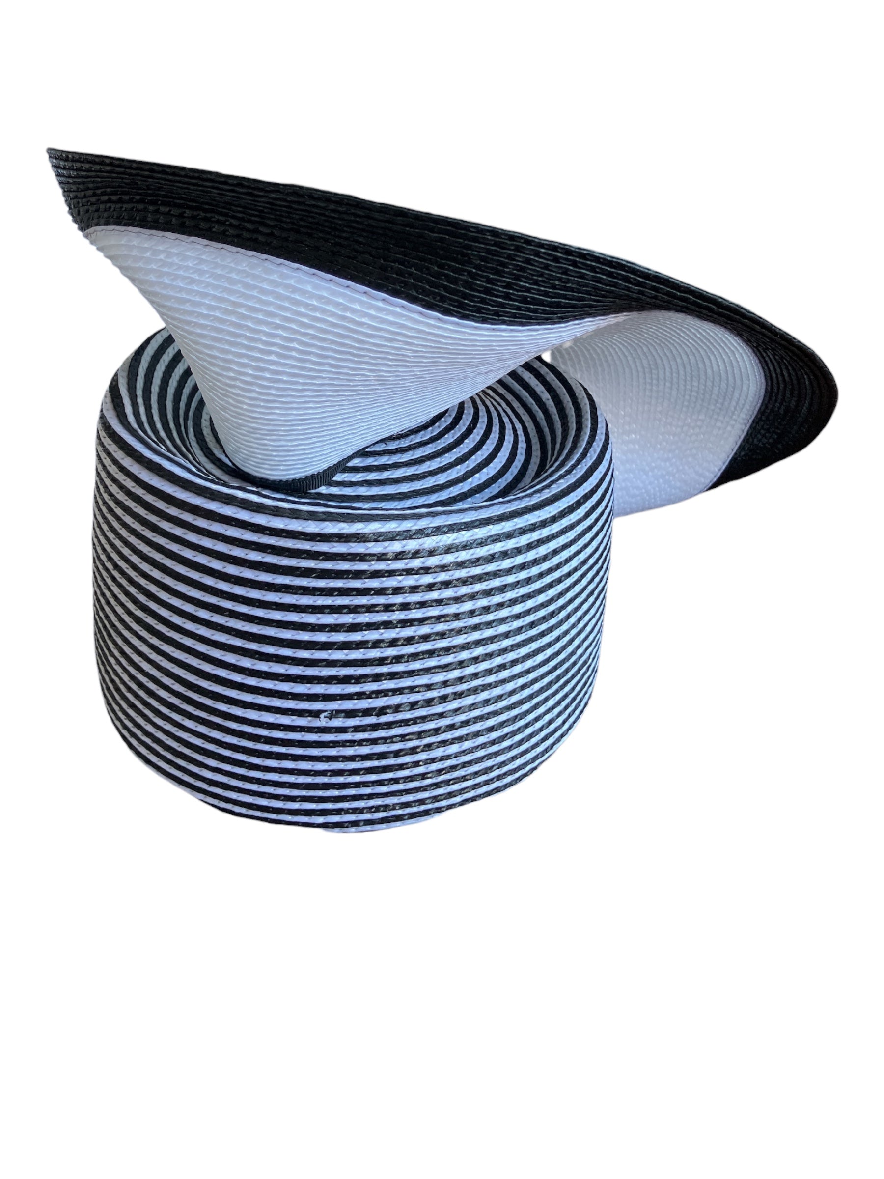 Vintage 1980s Black&White Straw Asymmetrical Brim Hat