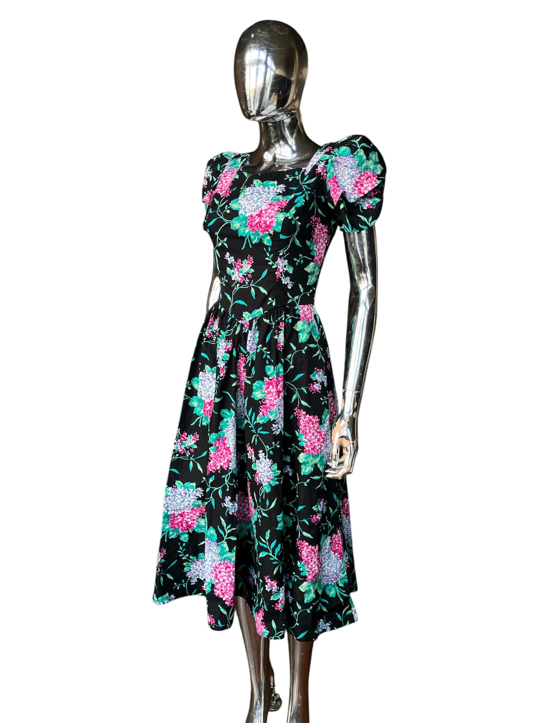 “EASTSIDE SOFT LIFE” FLORAL 1980s DRESS