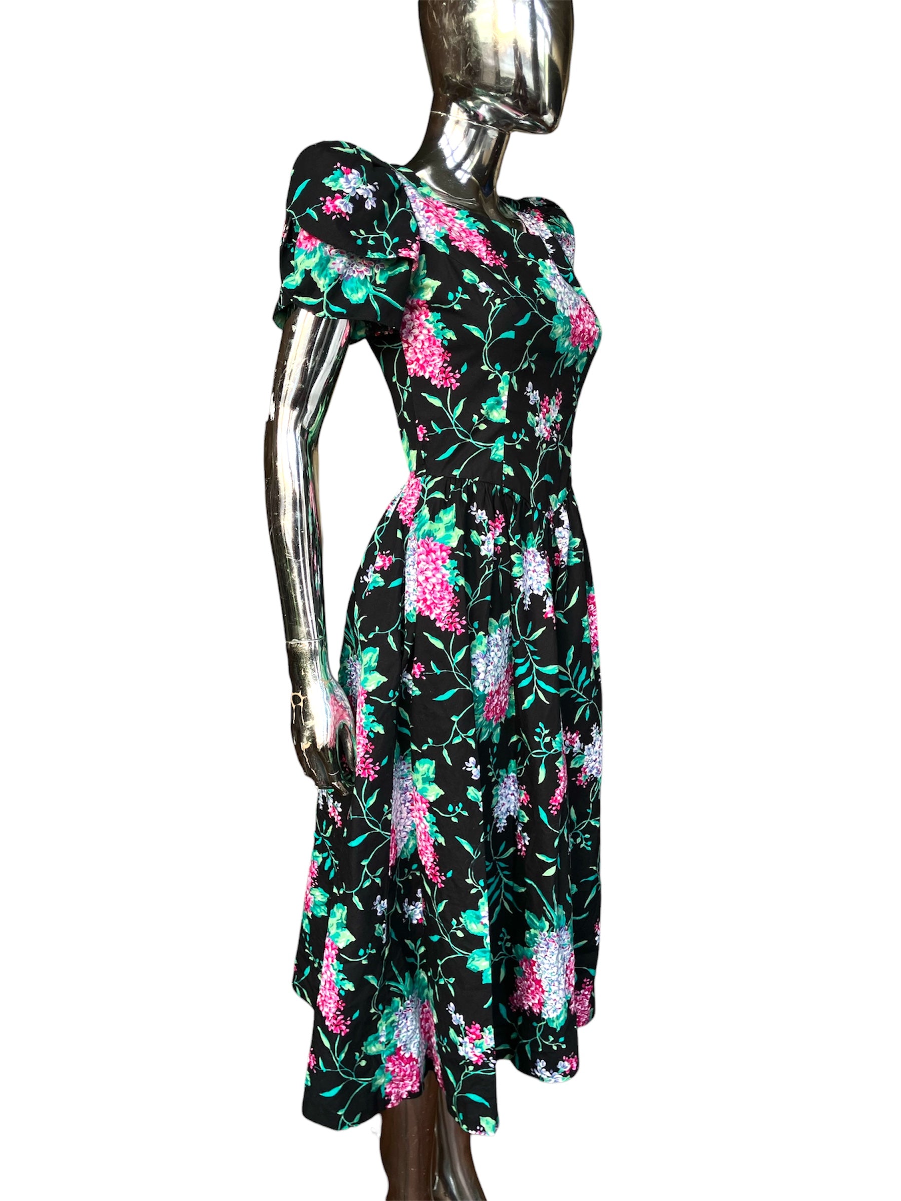 “EASTSIDE SOFT LIFE” FLORAL 1980s DRESS